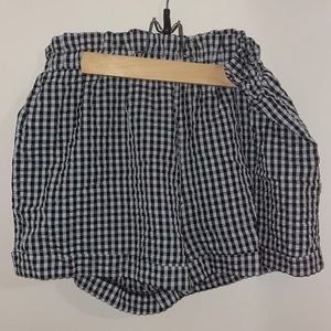 BLACK AND WHITE PICNIC SHORTS
